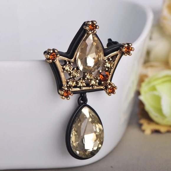Vazira Queen Jewelry - VQ Crown Brooch with a Water Drop